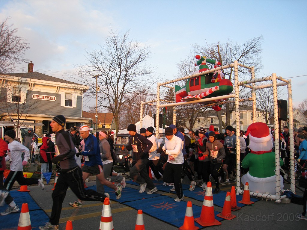 Holiday Hustle 5K 2009 180.jpg - The 2009 running of the Holiday Hustle 5K put on by Running Fit in Dexter Michigan on a sunny but 28 degree on December 5, 2009.